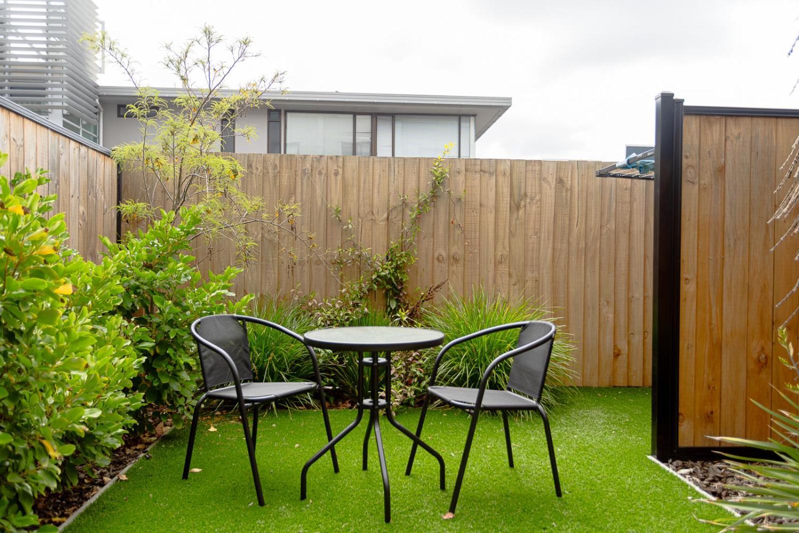 Modern 2 Bedroom Townhouse In Cbd With Parking! Sleeps 5 Christchurch Exterior photo